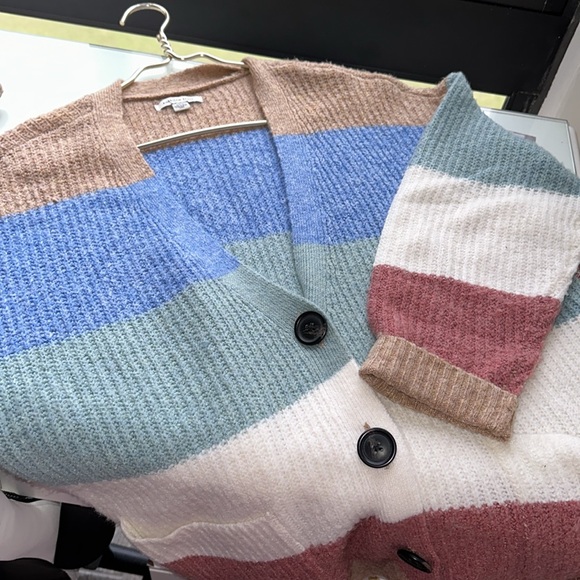 American Eagle Oversized Cardigan - Picture 5 of 9